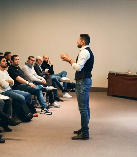 Raggiungere Obiettivi, Completare le missioni personali: il Metodo Militare per pianificare e completare qualsiasi missione applicato agli obiettivi personali. Creato e insegnato da Matteo Sancineto, Ex Capitano delle Forze Speciali dell'Esercito.